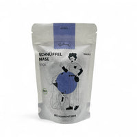 Poodlewohl Bio-Huhn Stickis — proteinreicher Hundesnack mit 73 % Bio-Huhn, Reisflocken, Kokos und Kräutern wie Rosmarin & Lavendel, schonend getrocknet und nachhaltig verpackt.