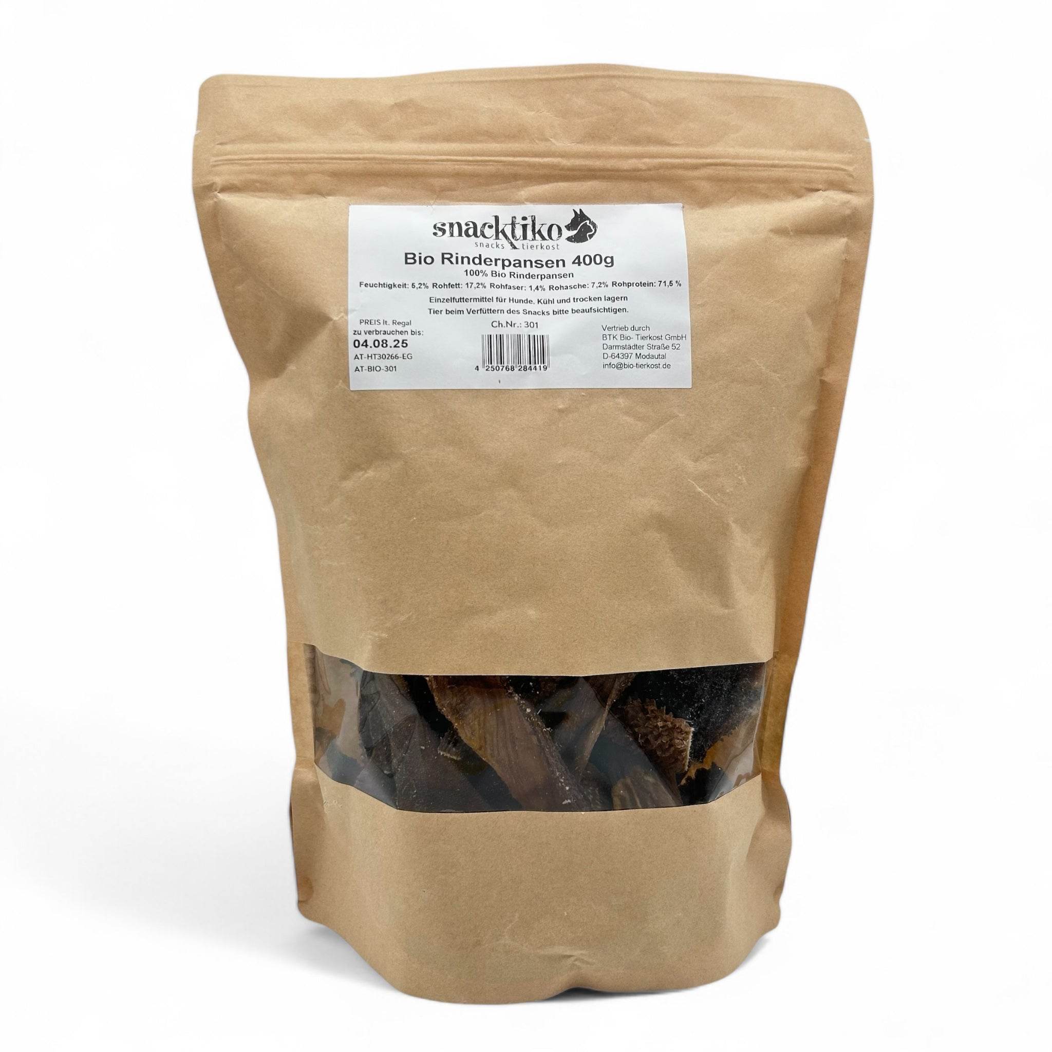 Ein natürlicher Kausnack aus grünem Bio-Rinderpansen für Hunde, der die Zahngesundheit fördert und den Kautrieb befriedigt. Die Stücke sind handgeschnitten und variieren in Struktur und Farbe, was die Unverfälschtheit des Produkts unterstreicht. Der Snack ist schonend luftgetrocknet und enthält 100 % Bio-Rind aus nachhaltiger Haltung.