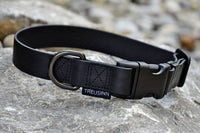 Treusinn Biothane Halsband 25mm Super Stay in Schwarz – robustes und wasserfestes Hundehalsband aus recyceltem Biothane® mit praktischen Klickverschluss und verstellbarem Design