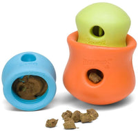 Befüllter Zogoflex Toppl mit cremigem Snack und Trockenfutter, bereit zur spielerischen Fütterung – perfekt für geistige Auslastung und Schleckspaß bei Hunden.